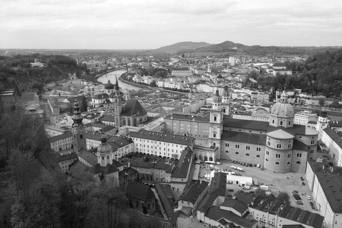 Bosphorus-View Duplex in Historic Beyoglu - Photo 3